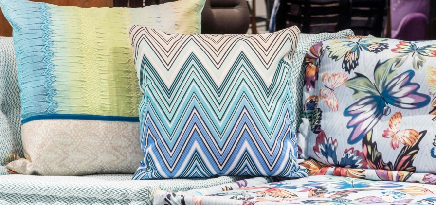 trendy zigzag geometric pattern used for a cushion